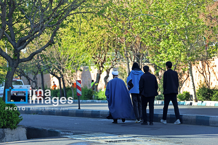 حمله آمریکا به سفارت سابق خود در تهران