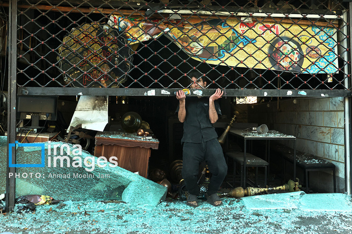 حمله آمریکا به سفارت سابق خود در تهران