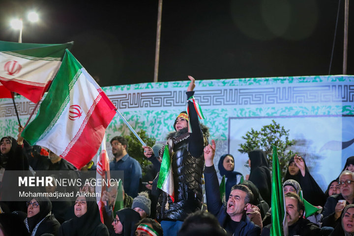 اجتماع حمایت از رزمندگان در مقابله با دشمن آمریکایی - صهیونی