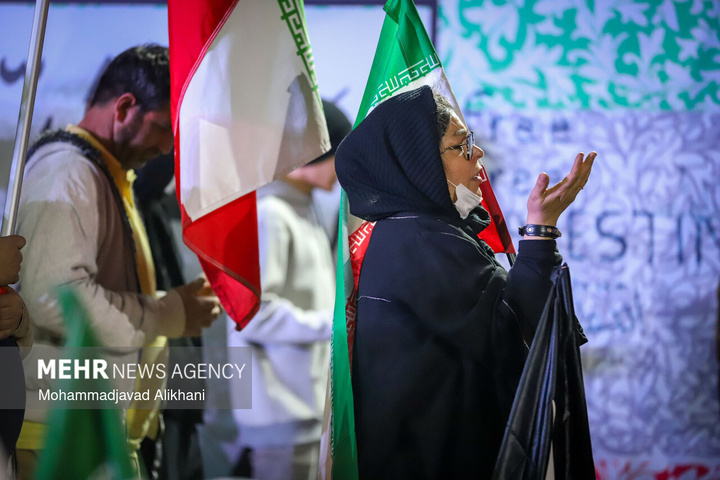 اجتماع حمایت از رزمندگان در مقابله با دشمن آمریکایی - صهیونی