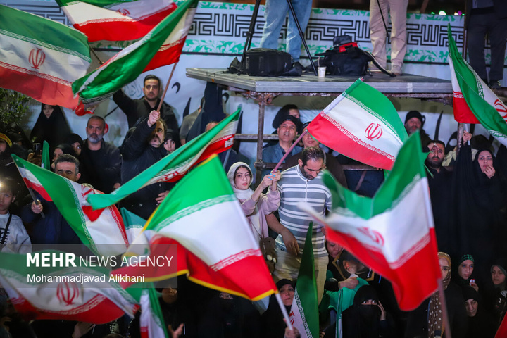 اجتماع حمایت از رزمندگان در مقابله با دشمن آمریکایی - صهیونی