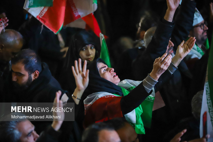 اجتماع حمایت از رزمندگان در مقابله با دشمن آمریکایی - صهیونی