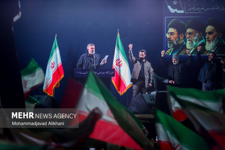 اجتماع حمایت از رزمندگان در مقابله با دشمن آمریکایی - صهیونی