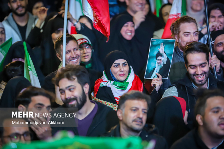 اجتماع حمایت از رزمندگان در مقابله با دشمن آمریکایی - صهیونی