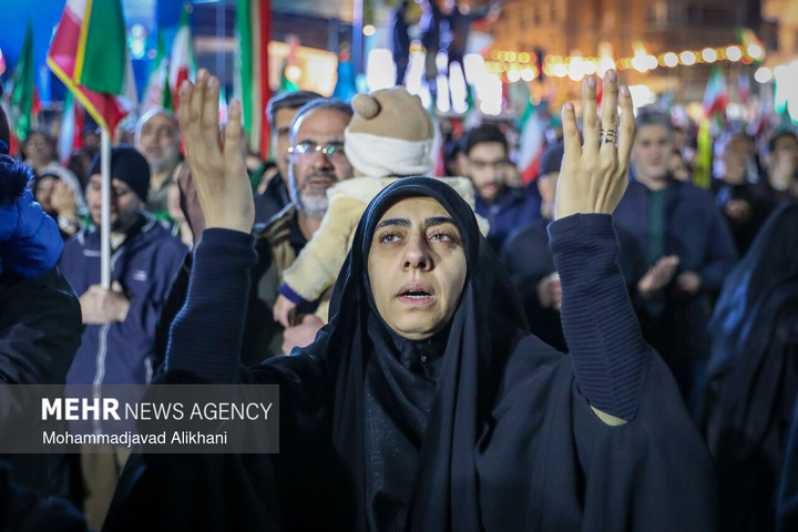 اجتماع حمایت از رزمندگان در مقابله با دشمن آمریکایی - صهیونی
