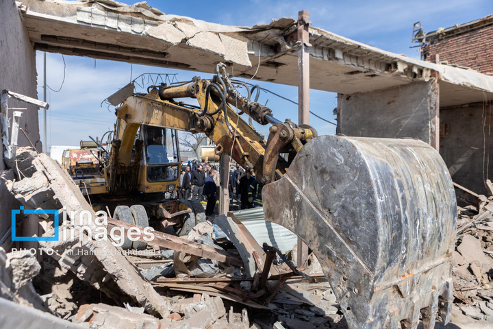 آثارحمله آمریکا و رژیم صهیونیستی به واحدهای دامداری و تجاری در خسروشهر