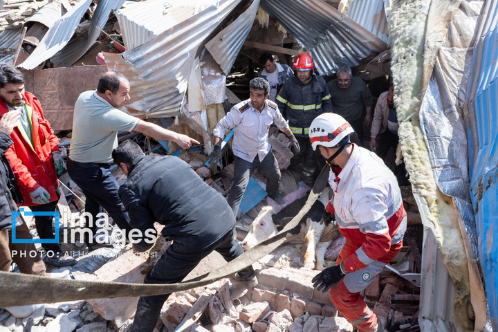 آثارحمله آمریکا و رژیم صهیونیستی به واحدهای دامداری و تجاری در خسروشهر