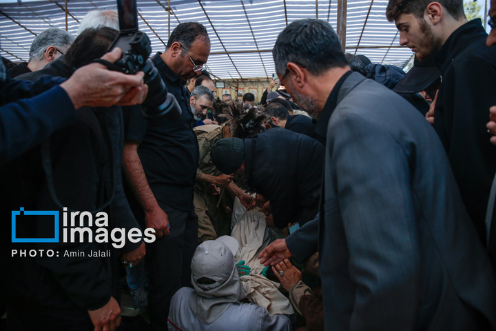 تشییع و خاکسپاری شهدای جنگ رمضان در بهشت زهرا (س)