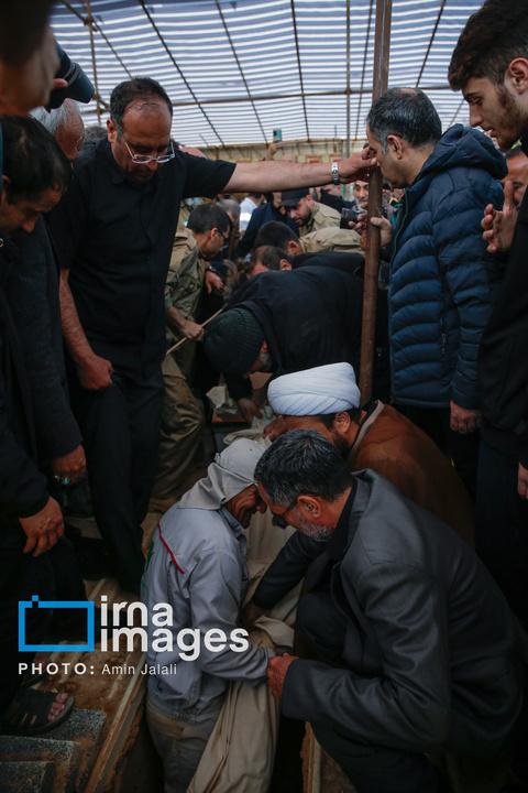 تشییع و خاکسپاری شهدای جنگ رمضان در بهشت زهرا (س)