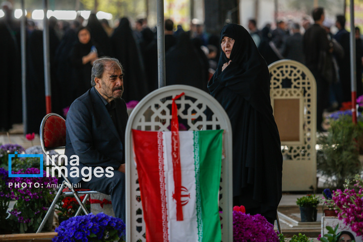 تشییع و خاکسپاری شهدای جنگ رمضان در بهشت زهرا (س)