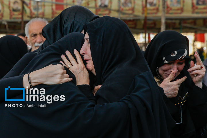 تشییع و خاکسپاری شهدای جنگ رمضان در بهشت زهرا (س)