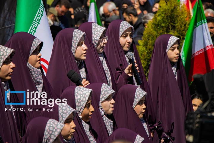 روز جمهوری اسلامی در حسینیه اعظم زنجان