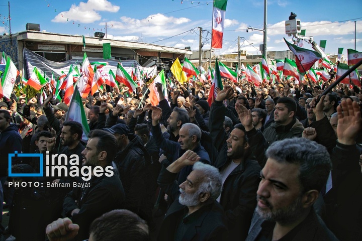 روز جمهوری اسلامی در حسینیه اعظم زنجان