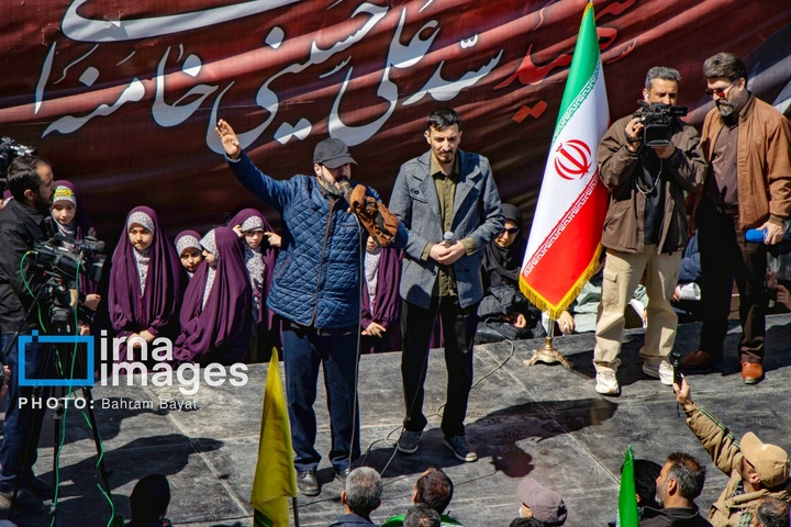 روز جمهوری اسلامی در حسینیه اعظم زنجان