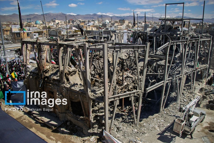 روز جمهوری اسلامی در حسینیه اعظم زنجان