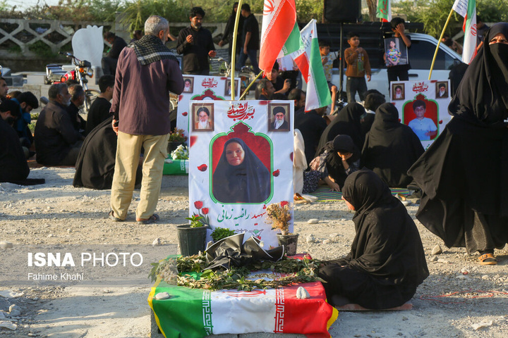 ۱۳ بدر خانواده‌های مینابی در کنار مزار فرزندان شهیدشان