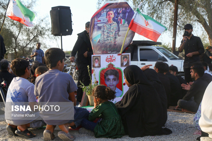 ۱۳ بدر خانواده‌های مینابی در کنار مزار فرزندان شهیدشان