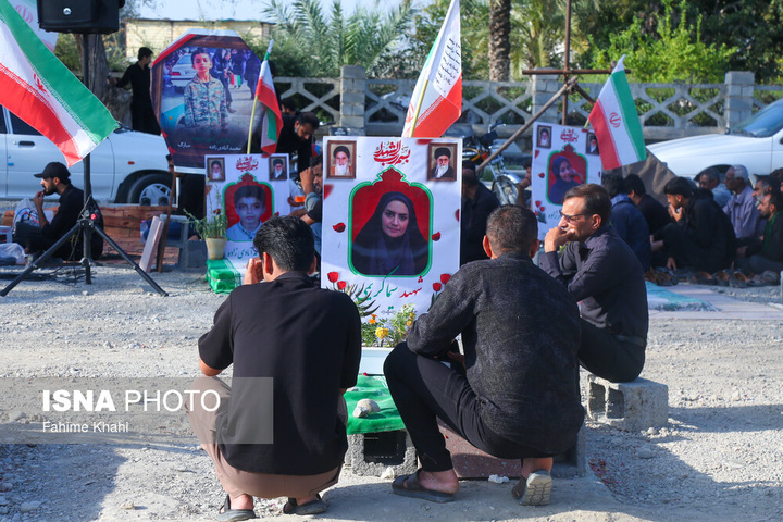 ۱۳ بدر خانواده‌های مینابی در کنار مزار فرزندان شهیدشان