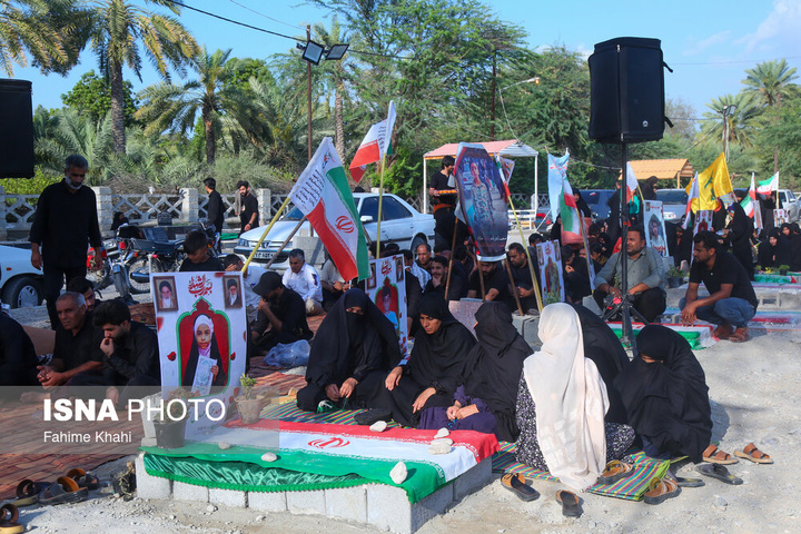 ۱۳ بدر خانواده‌های مینابی در کنار مزار فرزندان شهیدشان