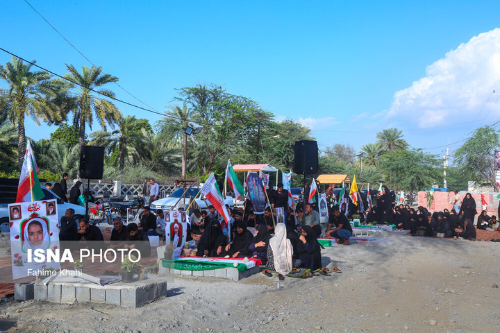 ۱۳ بدر خانواده‌های مینابی در کنار مزار فرزندان شهیدشان