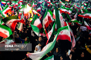 تجمع شبانه مردم در حمایت از مدافعان وطن - تهران