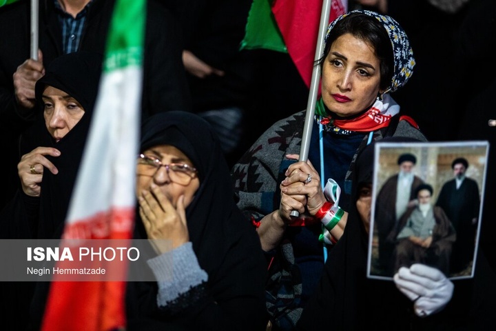 تجمع شبانه مردم در حمایت از مدافعان وطن - تهران