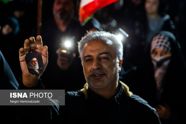 تجمع شبانه مردم در حمایت از مدافعان وطن - تهران