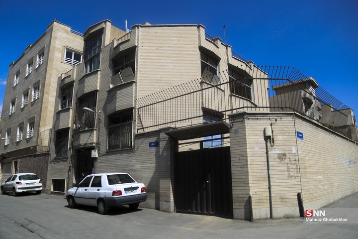 کارگاه مردمی جهادی شیشه بری در ساختمان‌های آسیب دیده