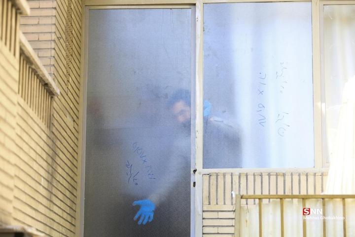 کارگاه مردمی جهادی شیشه بری در ساختمان‌های آسیب دیده