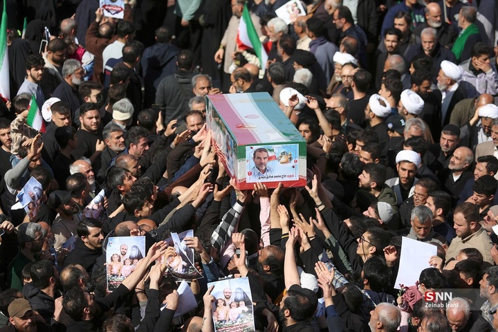 مراسم تشییع پیکر مطهر ۱۷ شهید حملات آمریکایی اسرائیلی در قم