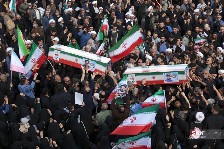 مراسم تشییع پیکر مطهر ۱۷ شهید حملات آمریکایی اسرائیلی در قم