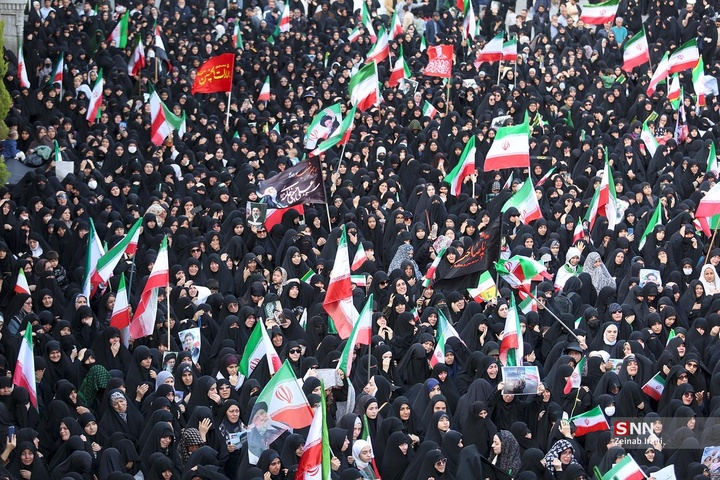 مراسم تشییع پیکر مطهر ۱۷ شهید حملات آمریکایی اسرائیلی در قم