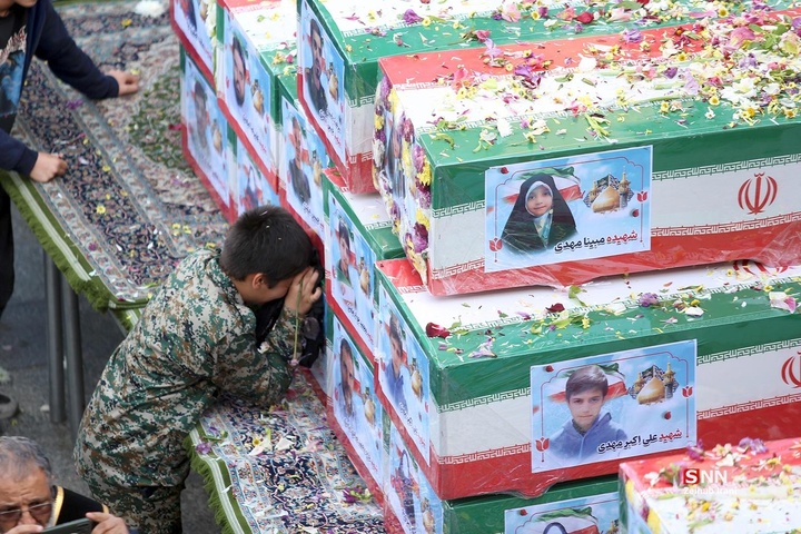 مراسم تشییع پیکر مطهر ۱۷ شهید حملات آمریکایی اسرائیلی در قم