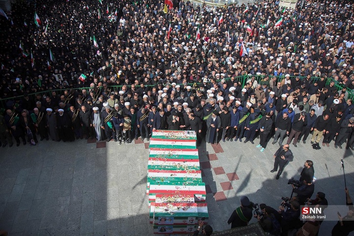 مراسم تشییع پیکر مطهر ۱۷ شهید حملات آمریکایی اسرائیلی در قم