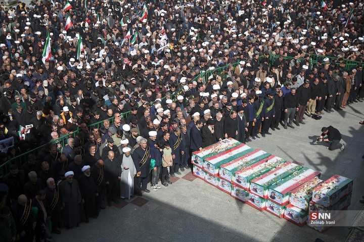 مراسم تشییع پیکر مطهر ۱۷ شهید حملات آمریکایی اسرائیلی در قم