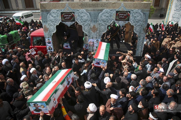 مراسم تشییع پیکر مطهر ۱۷ شهید حملات آمریکایی اسرائیلی در قم