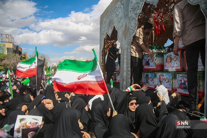 مراسم تشییع پیکر مطهر ۱۷ شهید حملات آمریکایی اسرائیلی در قم