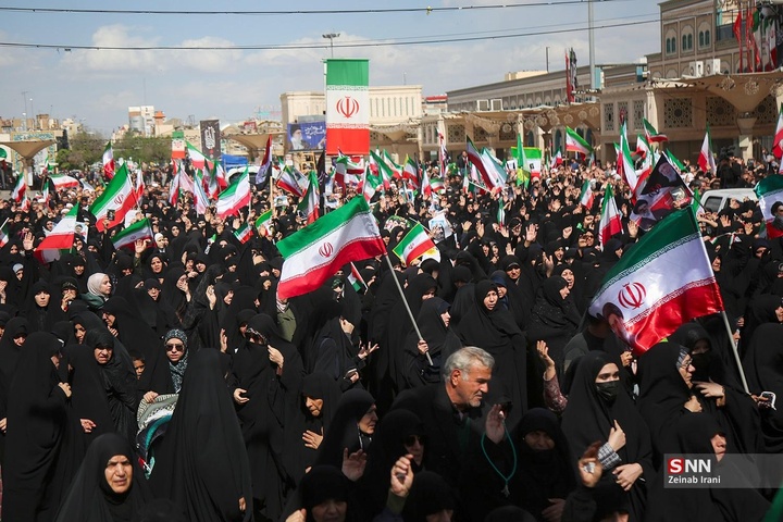 مراسم تشییع پیکر مطهر ۱۷ شهید حملات آمریکایی اسرائیلی در قم