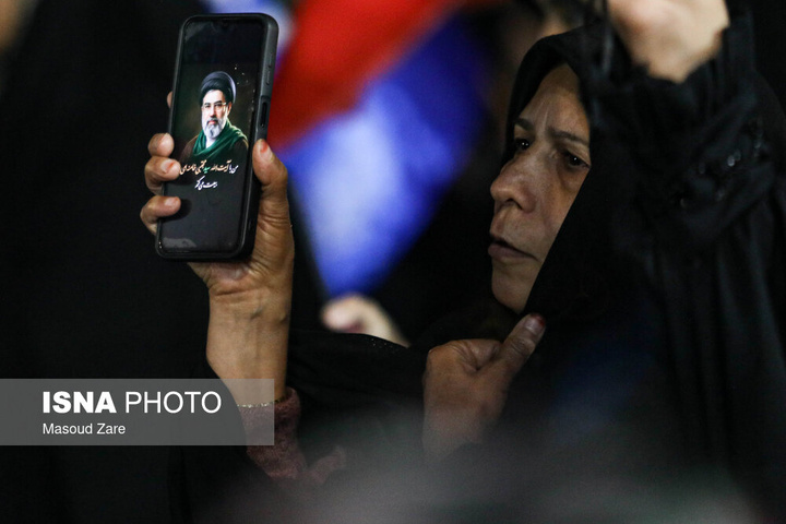 شامگاه یکشنبه ۱۶ فروردین ۱۴۰۵، مردم یزد هم‌زمان با دیگر نقاط کشورمان با حضور در خیابان‌ها و میادین اصلی شهر، ضمن گرامیداشت یاد رهبر شهید انقلاب، با حضرت آیت‌الله سیدمجتبی خامنه‌ای تجدید بیعت و حمایت خ