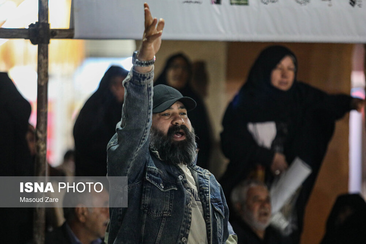 شامگاه یکشنبه ۱۶ فروردین ۱۴۰۵، مردم یزد هم‌زمان با دیگر نقاط کشورمان با حضور در خیابان‌ها و میادین اصلی شهر، ضمن گرامیداشت یاد رهبر شهید انقلاب، با حضرت آیت‌الله سیدمجتبی خامنه‌ای تجدید بیعت و حمایت خ