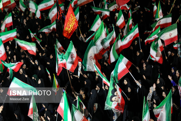 شامگاه یکشنبه ۱۶ فروردین ۱۴۰۵، مردم یزد هم‌زمان با دیگر نقاط کشورمان با حضور در خیابان‌ها و میادین اصلی شهر، ضمن گرامیداشت یاد رهبر شهید انقلاب، با حضرت آیت‌الله سیدمجتبی خامنه‌ای تجدید بیعت و حمایت خ