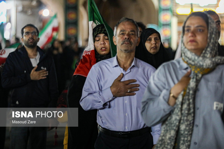 شامگاه یکشنبه ۱۶ فروردین ۱۴۰۵، مردم یزد هم‌زمان با دیگر نقاط کشورمان با حضور در خیابان‌ها و میادین اصلی شهر، ضمن گرامیداشت یاد رهبر شهید انقلاب، با حضرت آیت‌الله سیدمجتبی خامنه‌ای تجدید بیعت و حمایت خ
