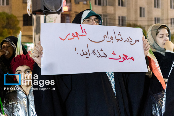 تجمع شبانه اهالی مارالان تبریز در حمایت از رزمندگان میدانز