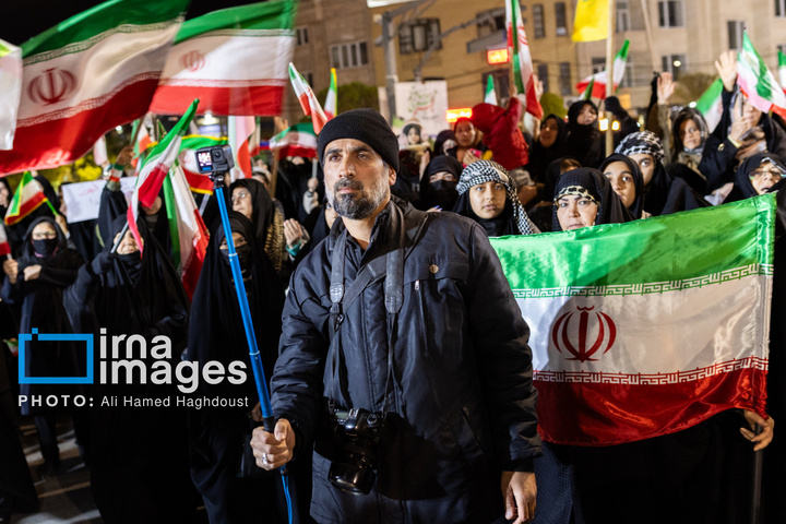 تجمع شبانه اهالی مارالان تبریز در حمایت از رزمندگان میدانز