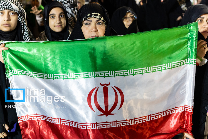 تجمع شبانه اهالی مارالان تبریز در حمایت از رزمندگان میدانز