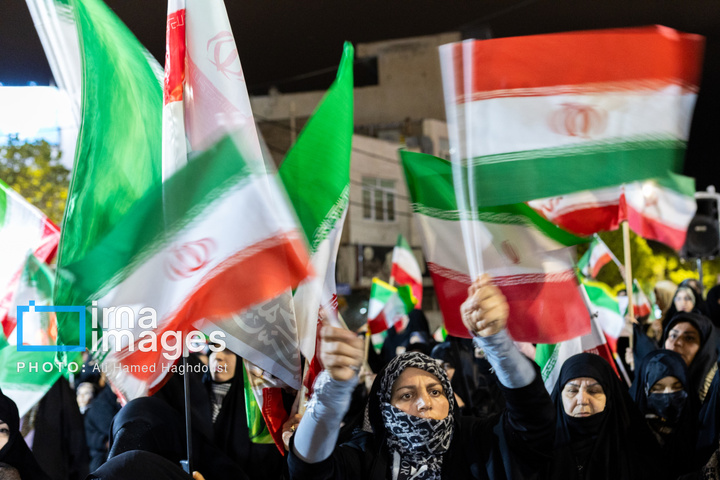 تجمع شبانه اهالی مارالان تبریز در حمایت از رزمندگان میدانز