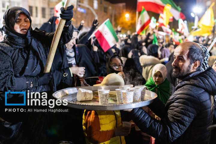 تجمع شبانه اهالی مارالان تبریز در حمایت از رزمندگان میدانز