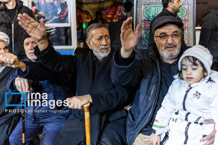 تجمع شبانه اهالی مارالان تبریز در حمایت از رزمندگان میدانز