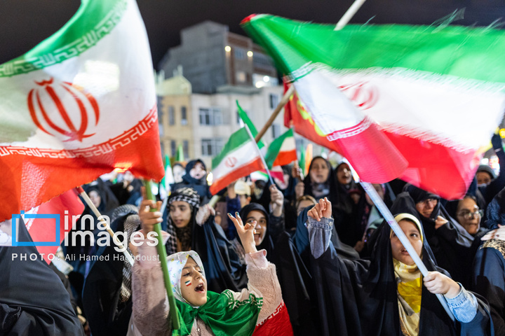 تجمع شبانه اهالی مارالان تبریز در حمایت از رزمندگان میدانز