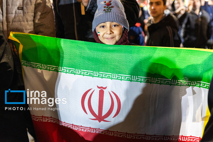 تجمع شبانه اهالی مارالان تبریز در حمایت از رزمندگان میدانز